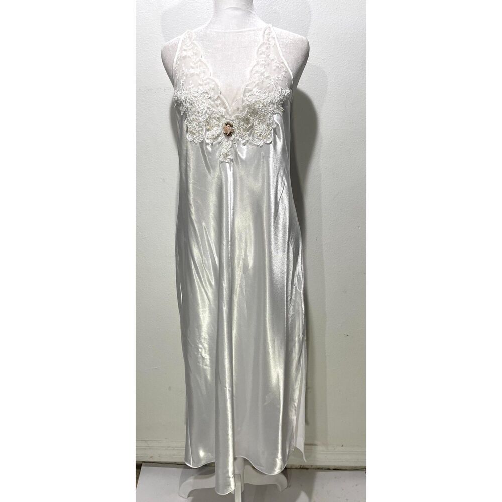 Elegant White Lace Nightgown